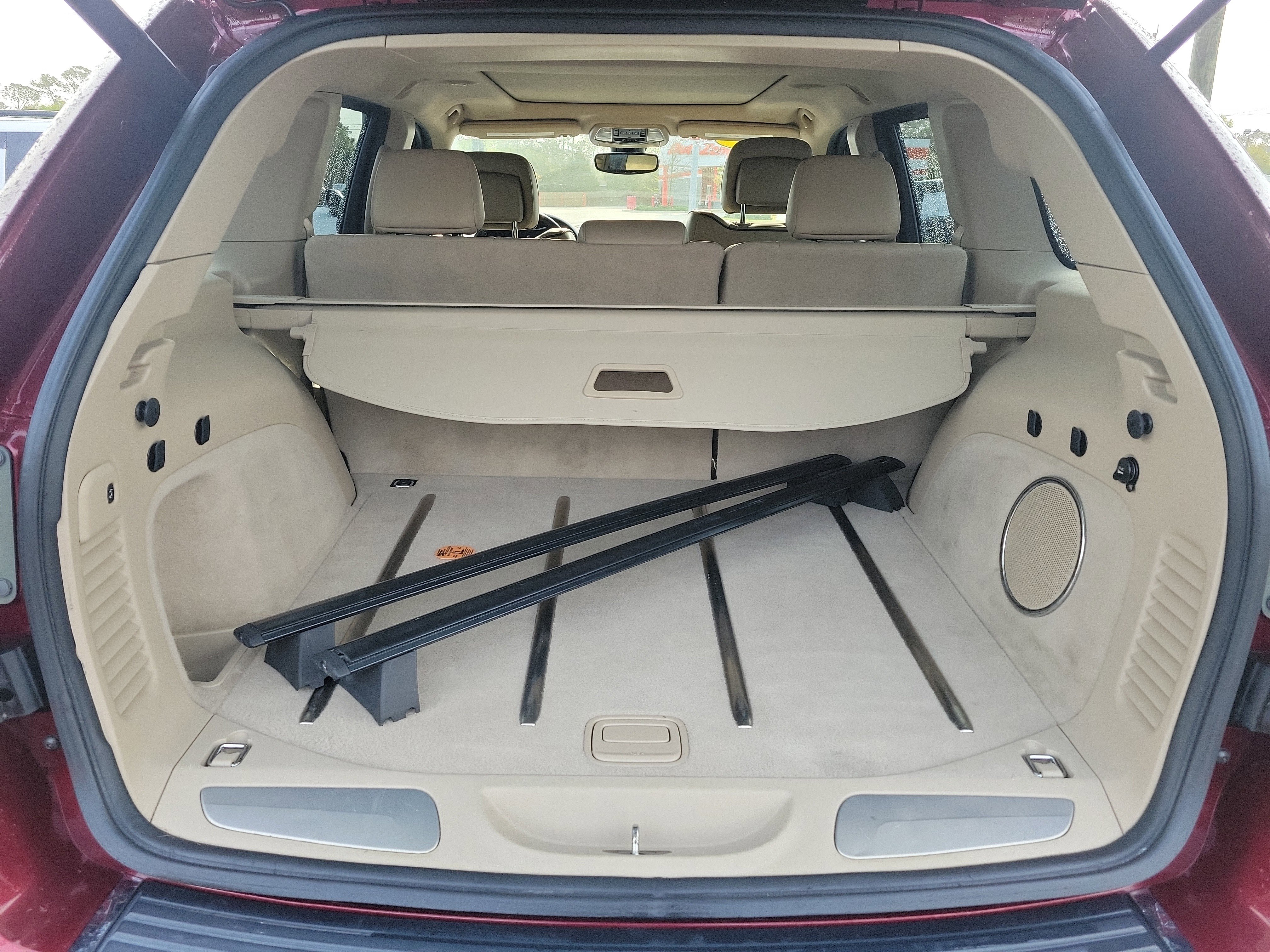 Used 2017 Jeep Grand Cherokee Overland image 14