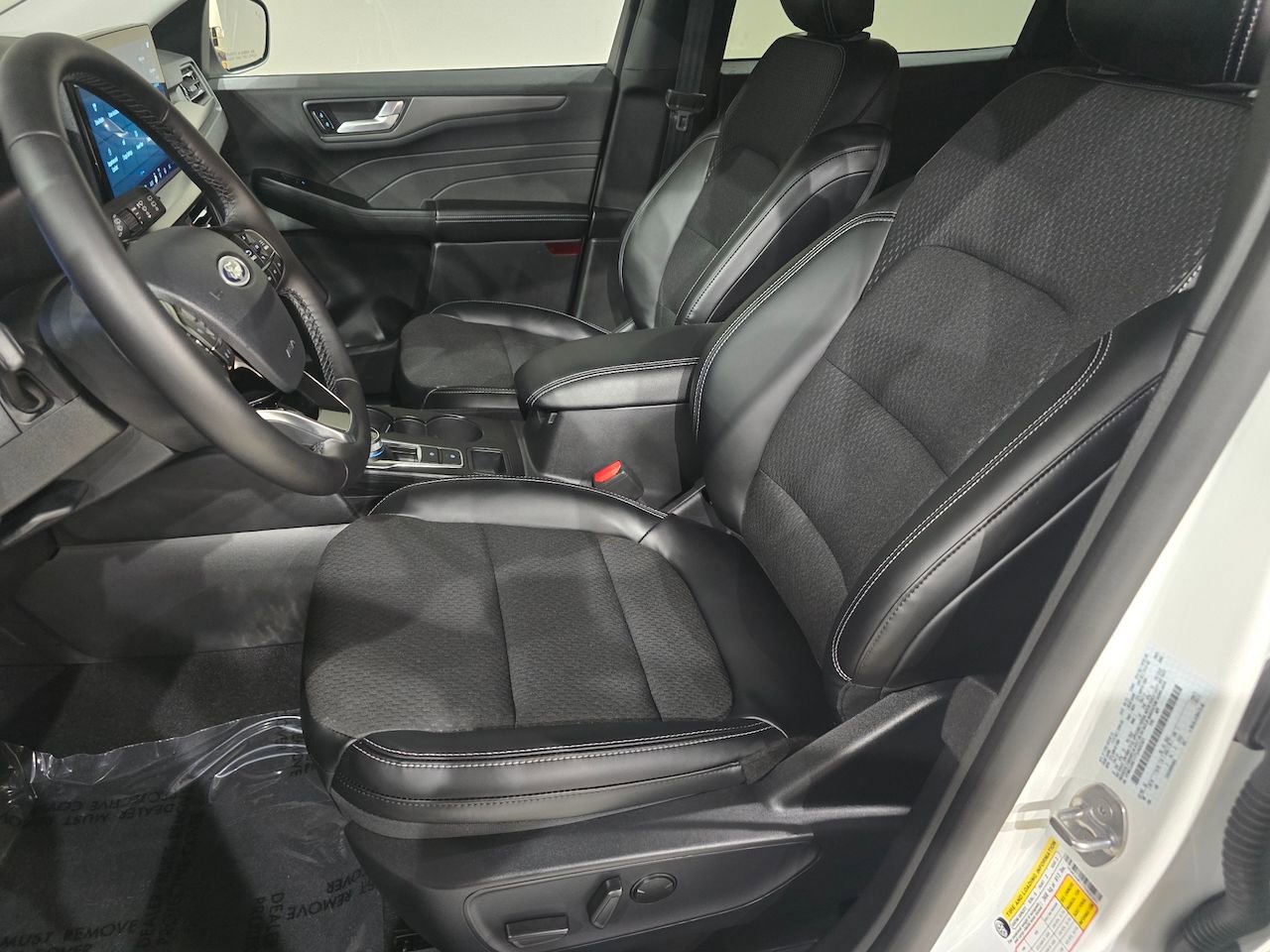 New 2026 Ford Escape SE w/ Class II Trailer Tow Package image 18