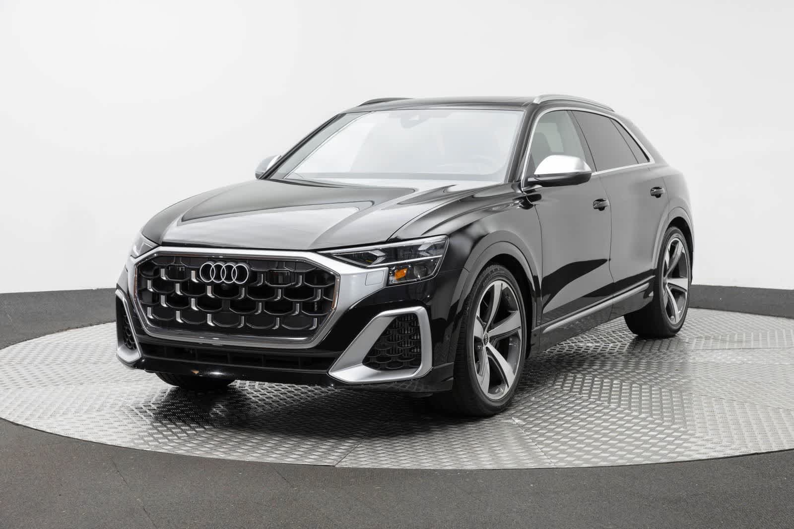 Used 2024 Audi SQ8 Prestige w/ Prestige Package AWD/4WD image 1