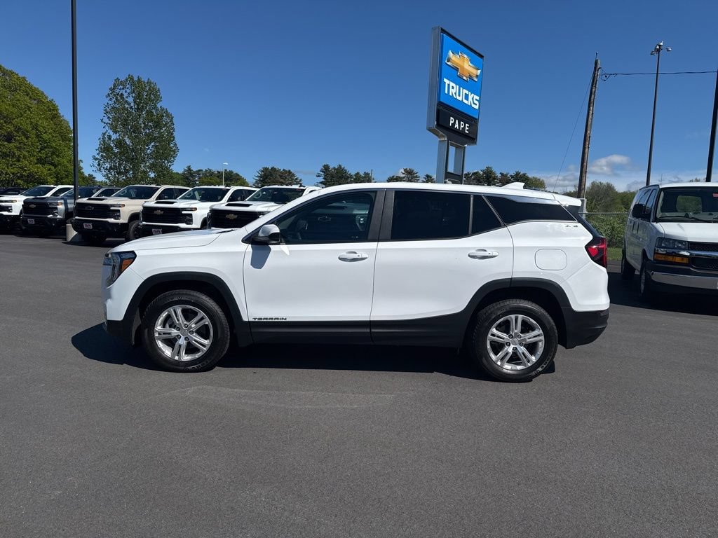 Used 2024 GMC Terrain SLE AWD/4WD image 8