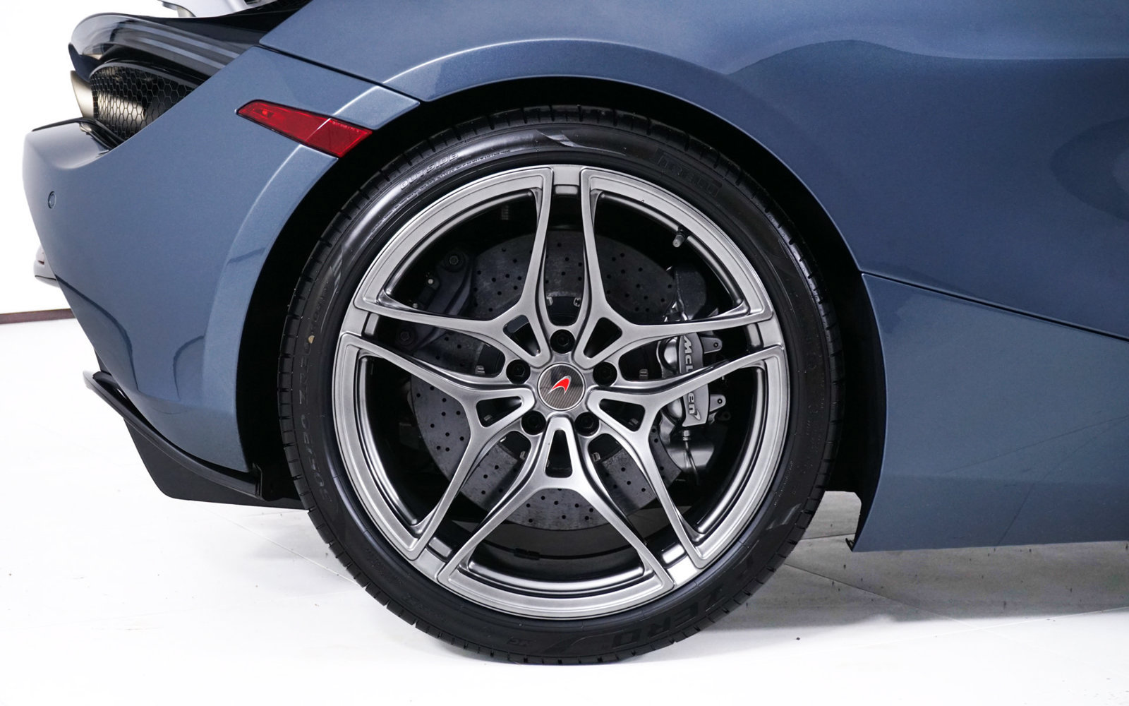 Used 2018 McLaren 720S Luxury RWD image 14