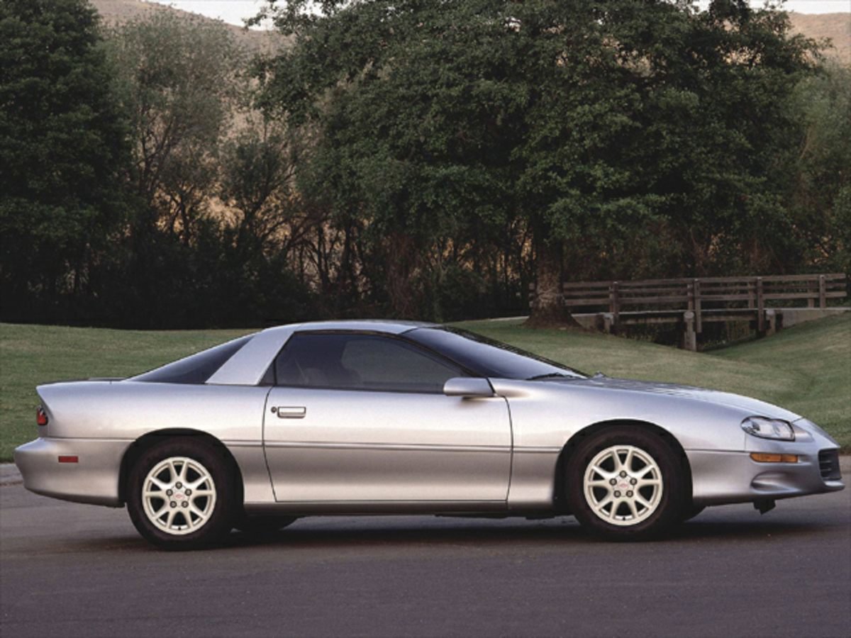 Used 2000 Chevrolet Camaro Coupe w/ Sport Appearance Pkg image 1