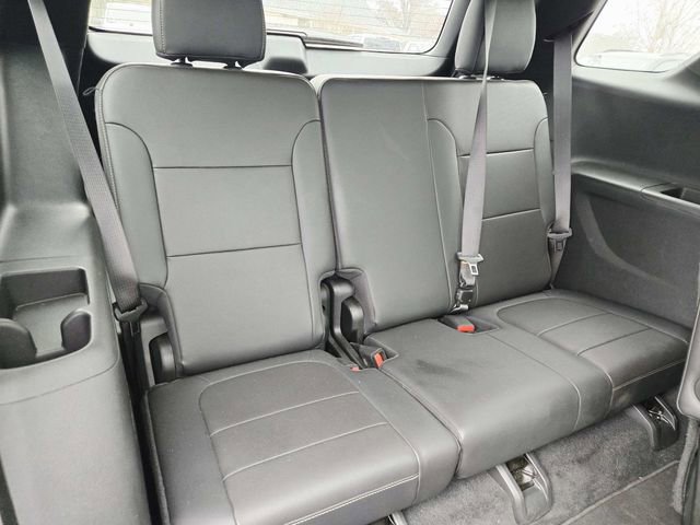 Used 2023 Chevrolet Traverse Premier image 13