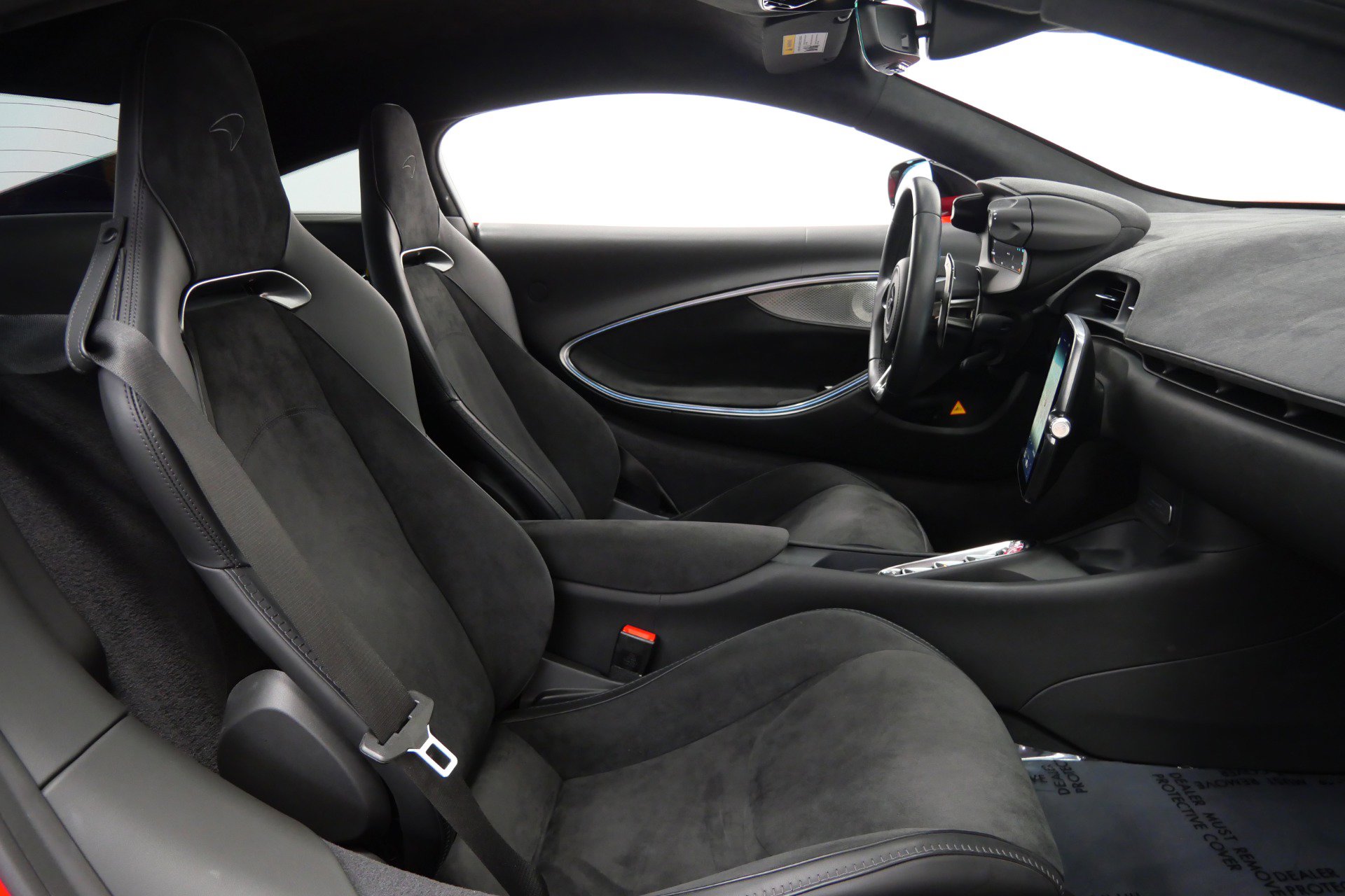 Used 2024 McLaren Artura image 24