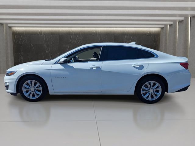 Used 2025 Chevrolet Malibu LT image 2