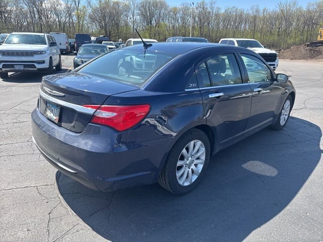Used 2013 Chrysler 200 Limited FWD image 10