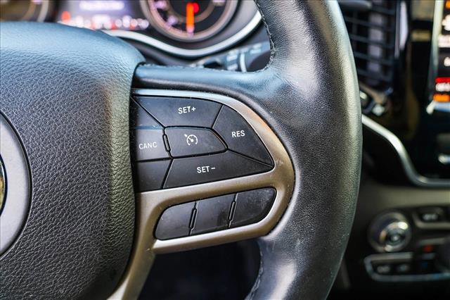 Used 2019 Jeep Cherokee Limited image 16