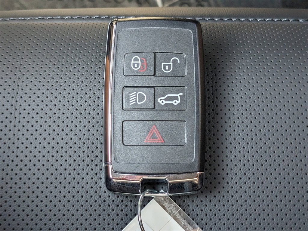 New 2025 Land Rover Range Rover Sport Dynamic SE image 32