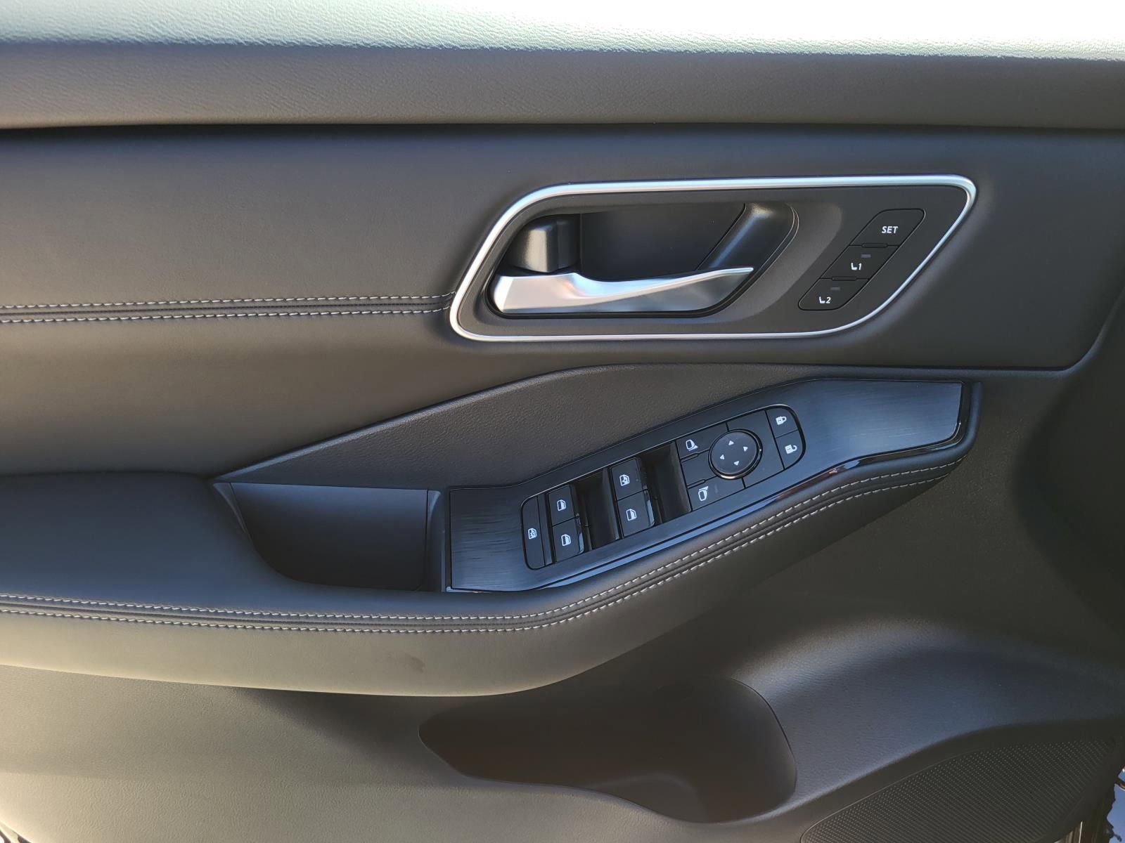 New 2026 Nissan Rogue Platinum image 20