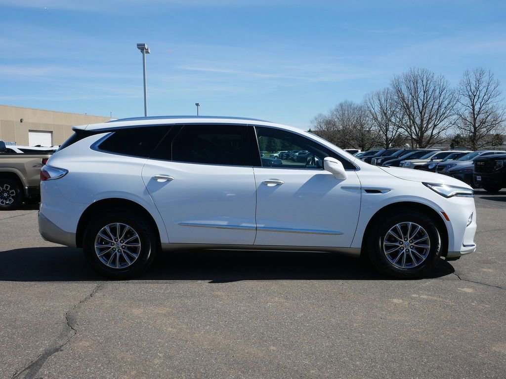 Used 2023 Buick Enclave Essence AWD/4WD image 11