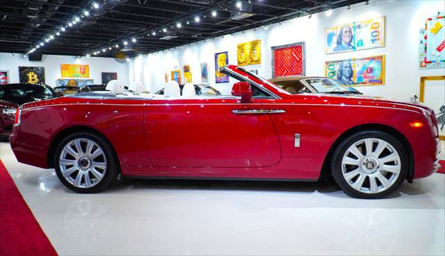 Used 2017 Rolls-Royce Dawn image 13
