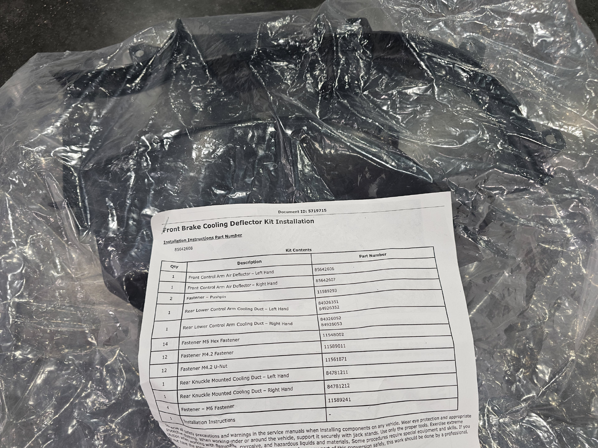 Used 2023 Chevrolet Corvette Stingray Coupe w/ Z51 Performance Package RWD image 14