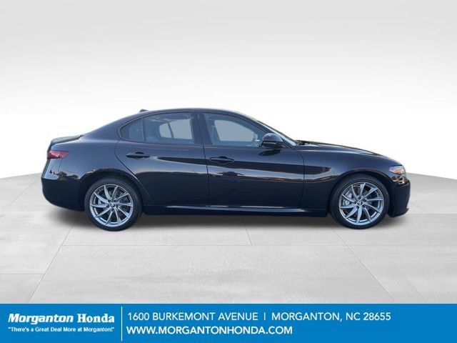 Used 2023 Alfa Romeo Giulia Sprint AWD/4WD image 9