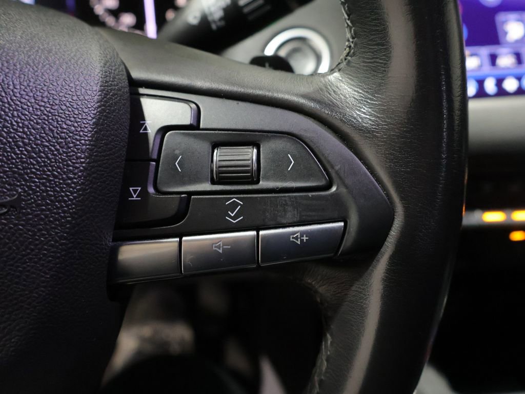 Used 2020 Cadillac XT4 Premium Luxury image 39