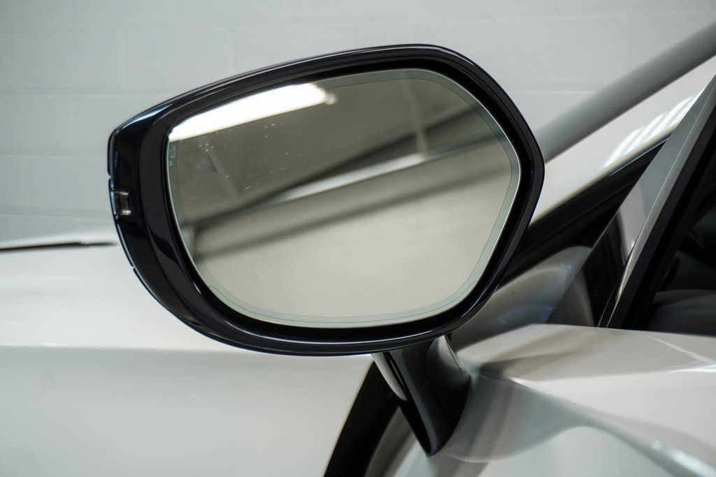 Used 2021 Aston Martin DBX image 17