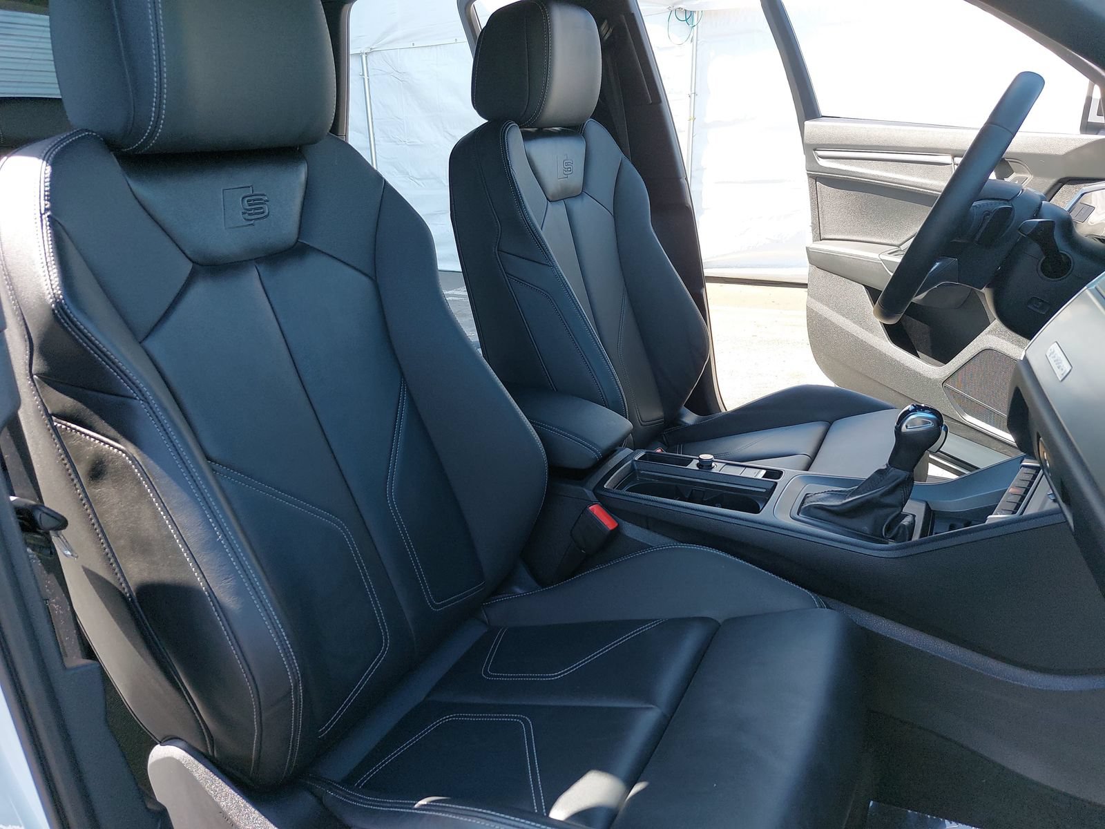 Certified 2025 Audi Q3 2.0T Premium w/ Convenience Package AWD/4WD image 10