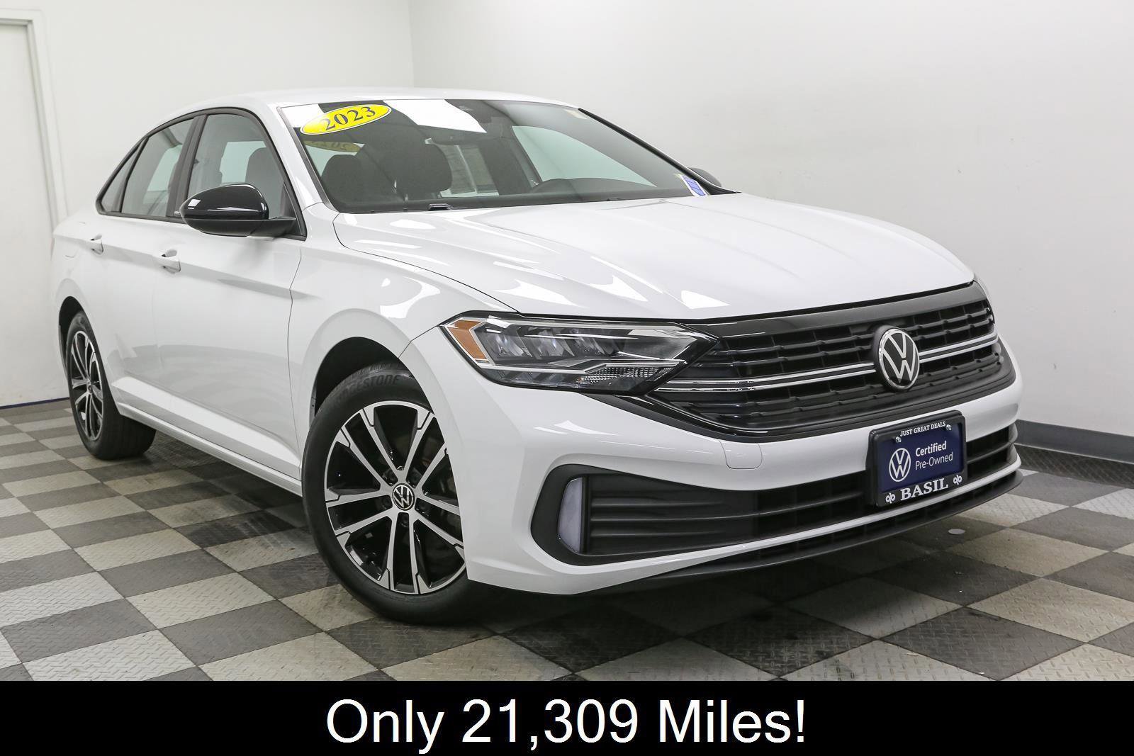 Certified 2023 Volkswagen Jetta Sport image 3