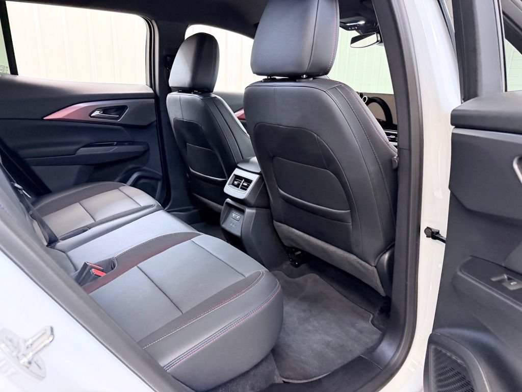 Used 2024 Chevrolet Equinox EV RS FWD image 32