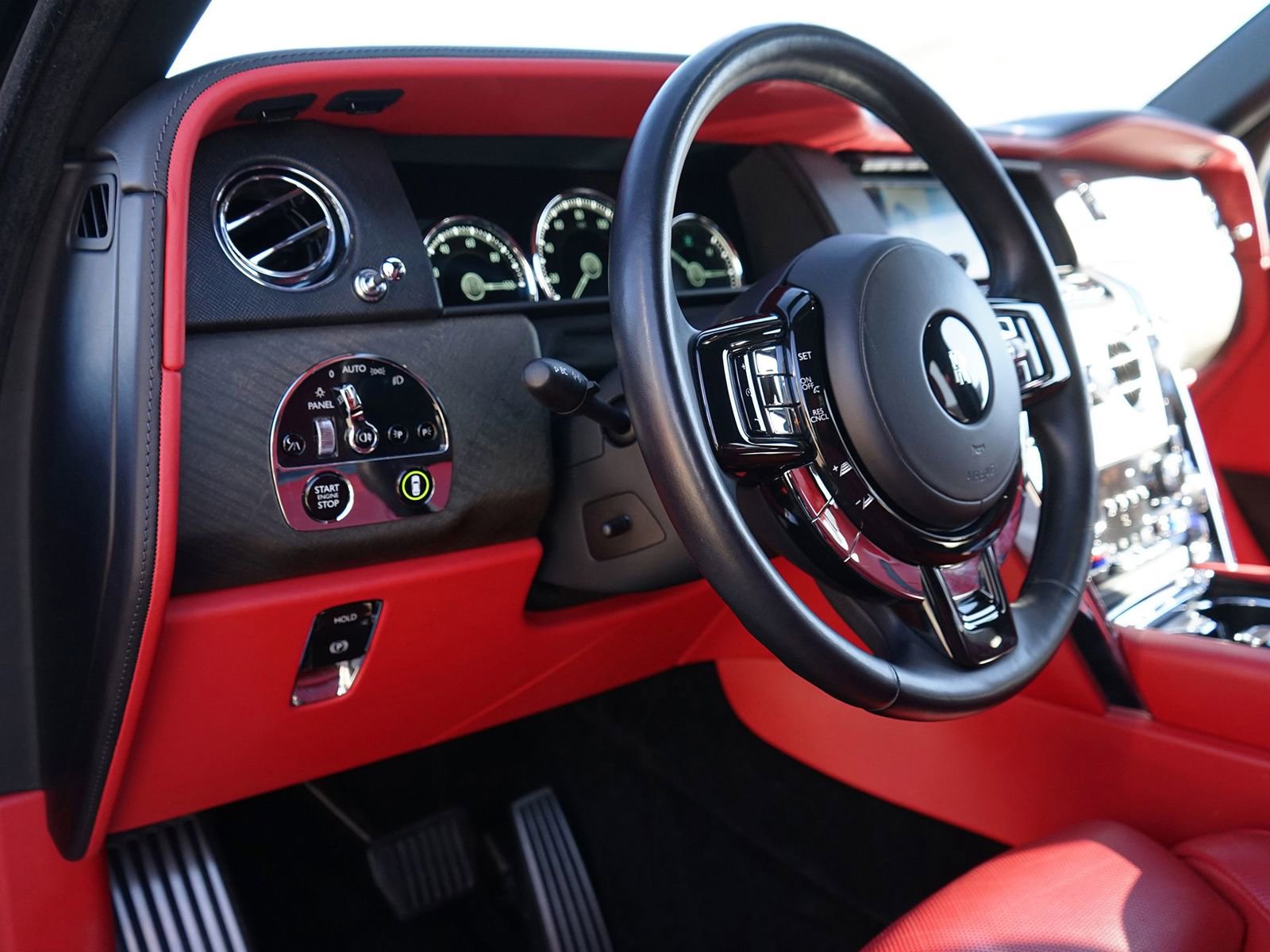 Used 2022 Rolls-Royce Cullinan w/ Cullinan Package image 6