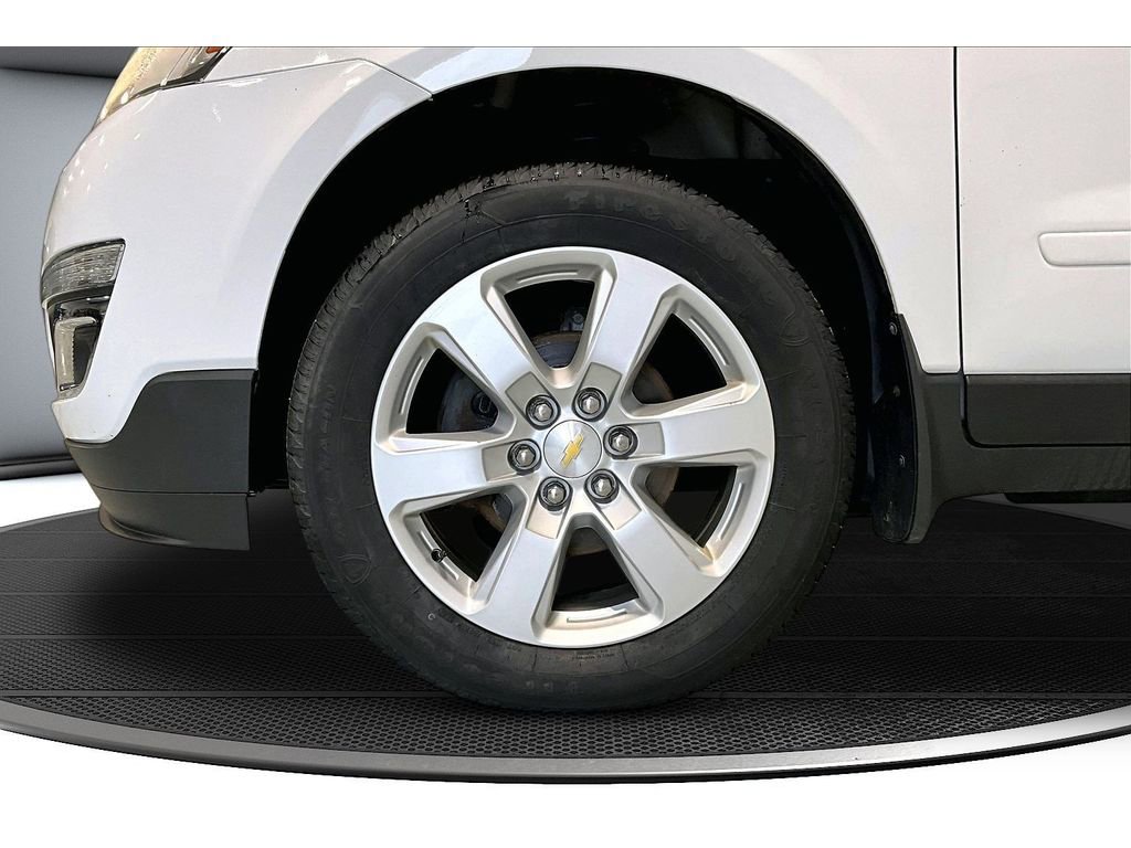 Used 2017 Chevrolet Traverse LT w/ Style and Technology Package FWD image 11