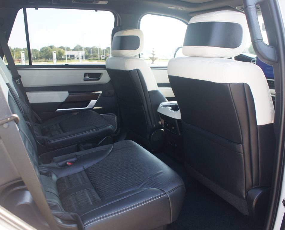 Used 2023 Toyota Sequoia Capstone AWD/4WD image 23