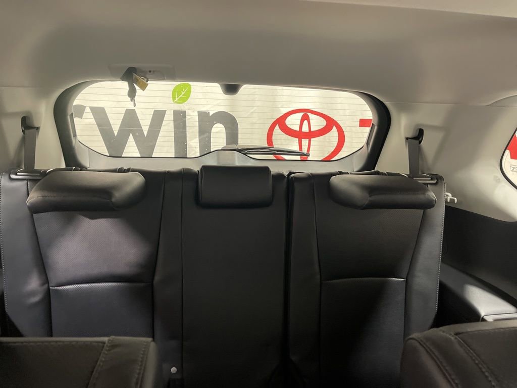 Used 2026 Toyota Grand Highlander Platinum image 17