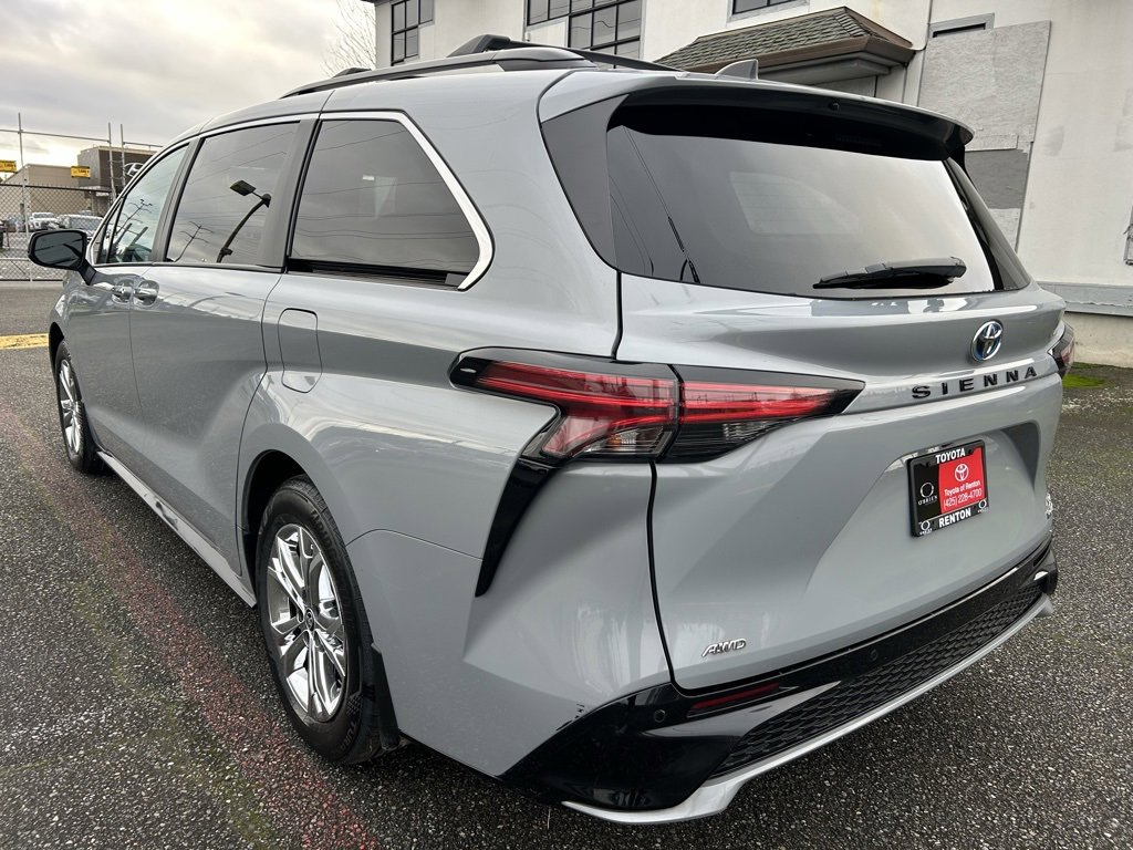 Certified 2023 Toyota Sienna XSE image 7