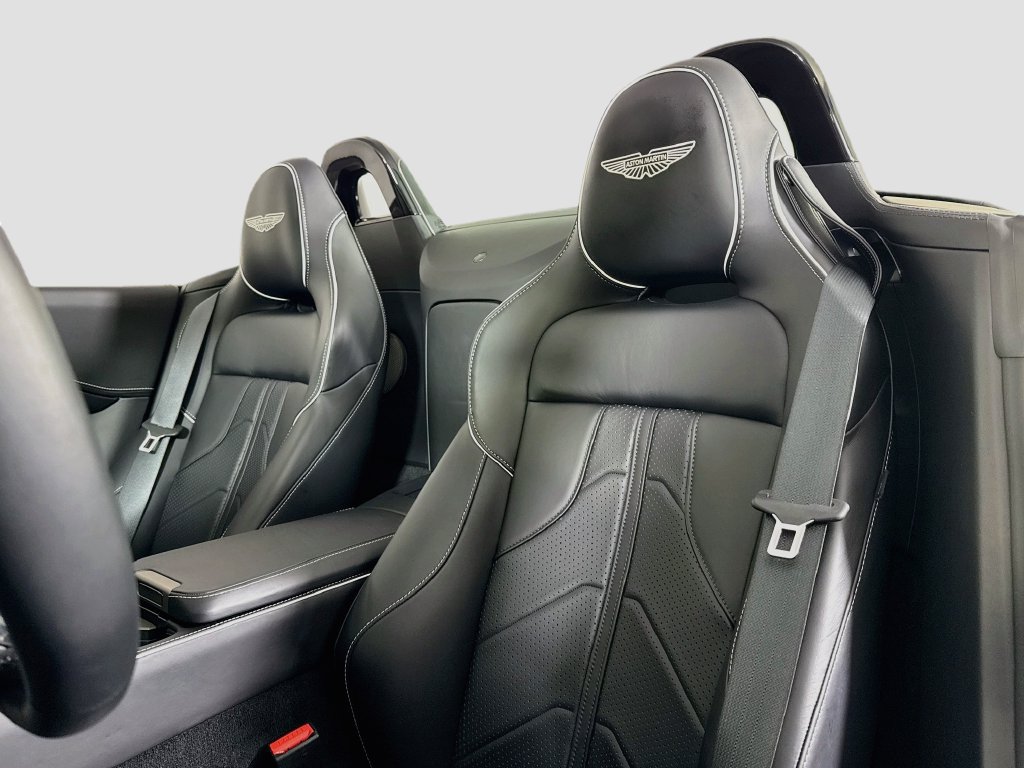 Used 2026 Aston Martin V8 Vantage Convertible RWD image 16