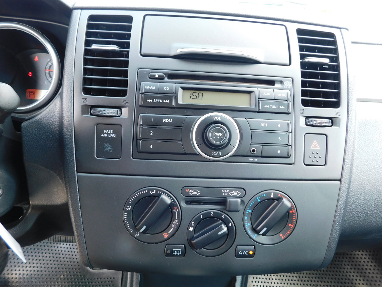 Used 2011 Nissan Versa 1.8 S w/ PWR Plus Pkg image 10