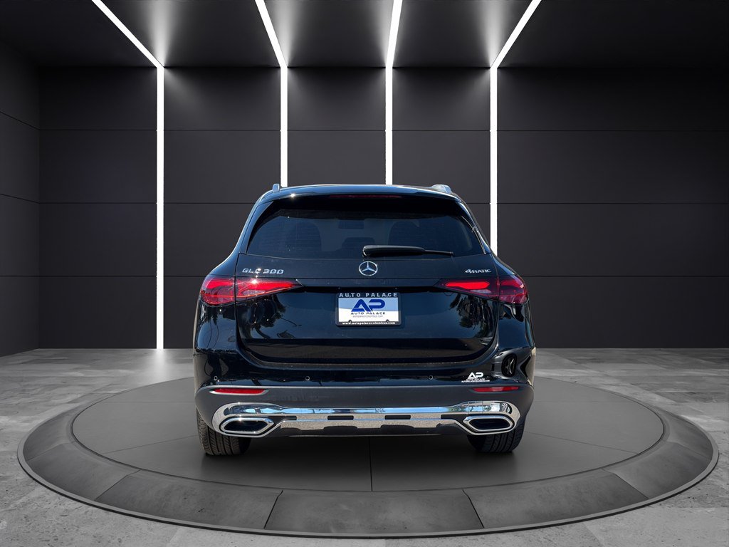 Used 2023 Mercedes-Benz GLC 300 4MATIC image 5