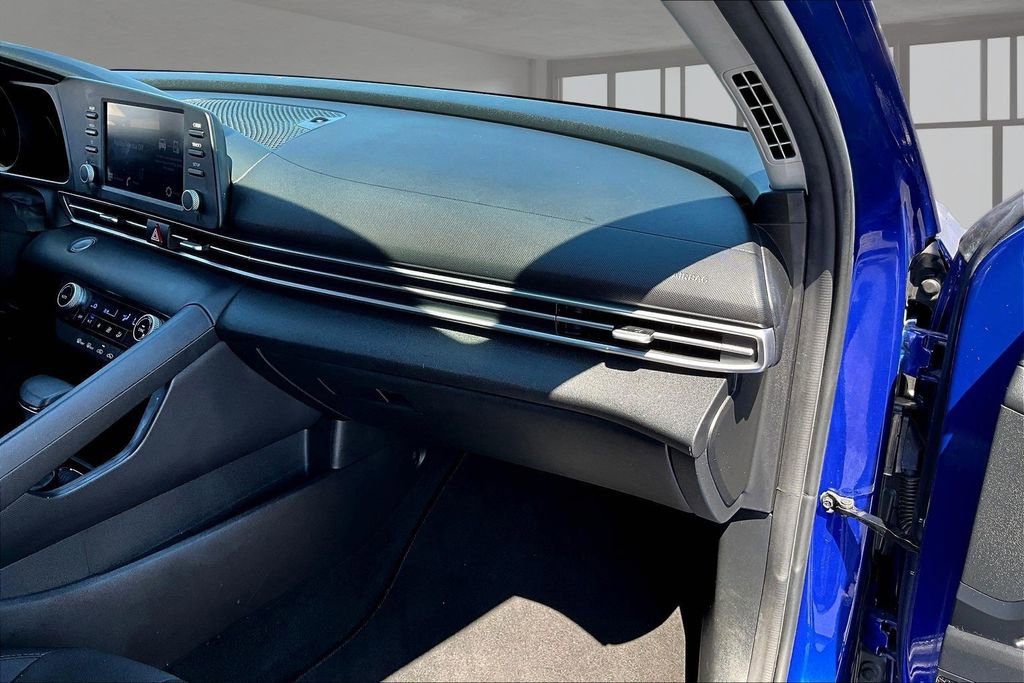 Used 2021 Hyundai Elantra SEL FWD image 17