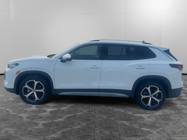 New 2026 Volkswagen Tiguan SE FWD image 2