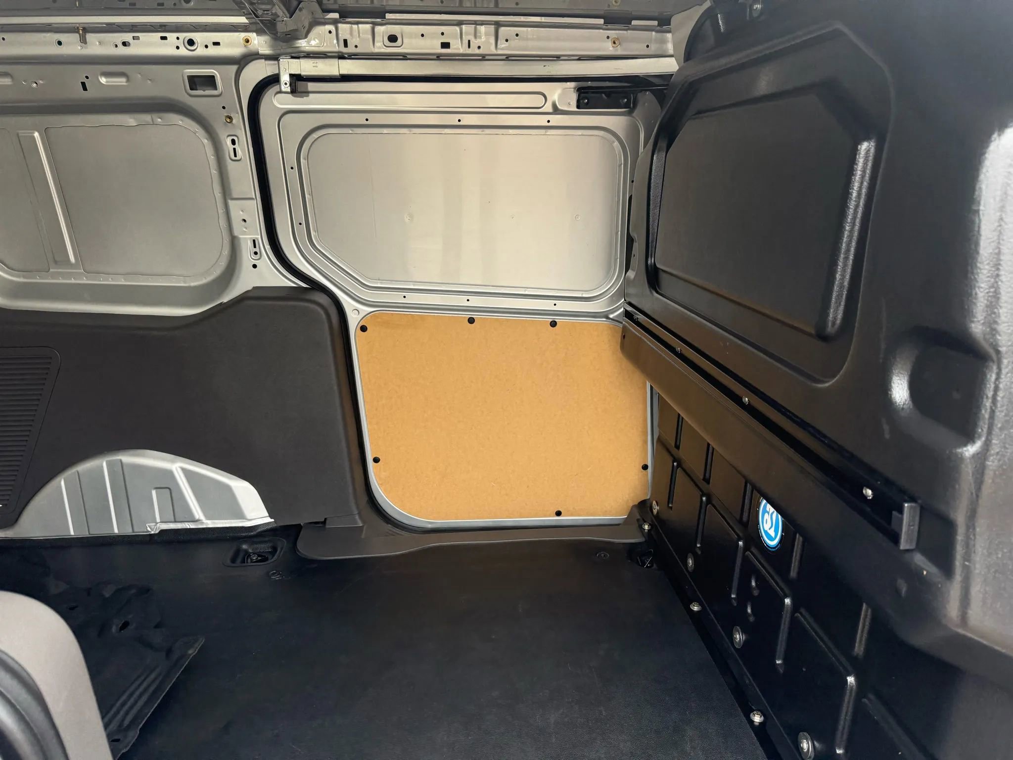 Used 2022 Ford Transit Connect XLT image 24