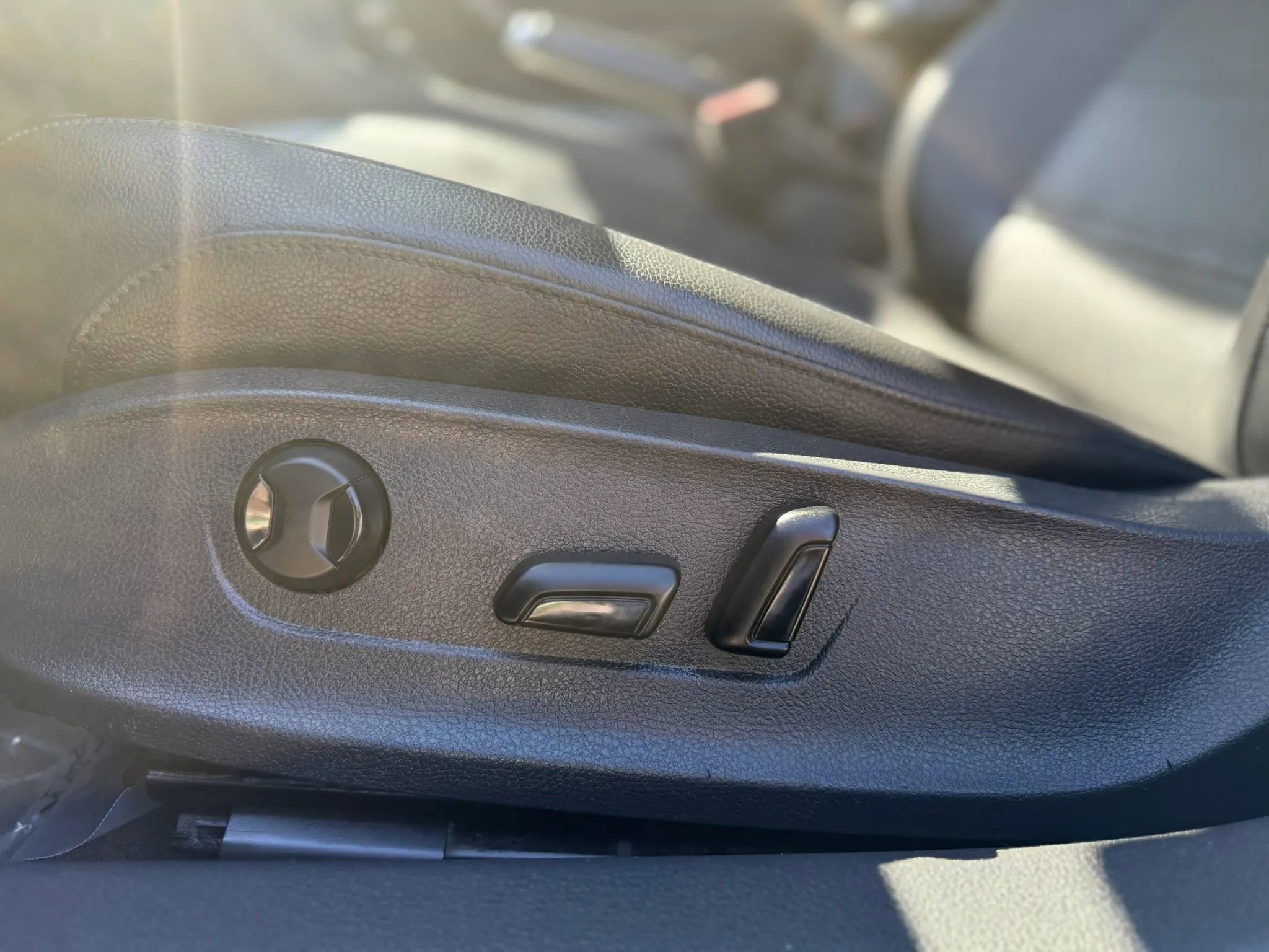 Used 2017 Volkswagen Passat 1.8T R-Line image 14