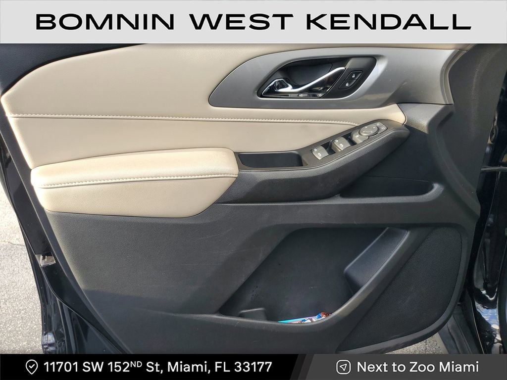 Used 2023 Chevrolet Traverse LS image 18