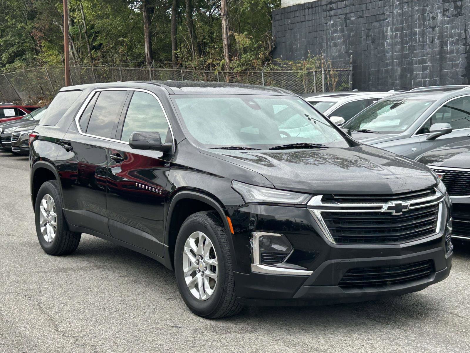 Used 2022 Chevrolet Traverse LS