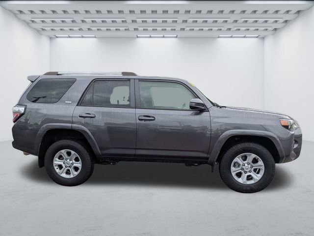 Used 2023 Toyota 4Runner SR5 AWD/4WD image 3