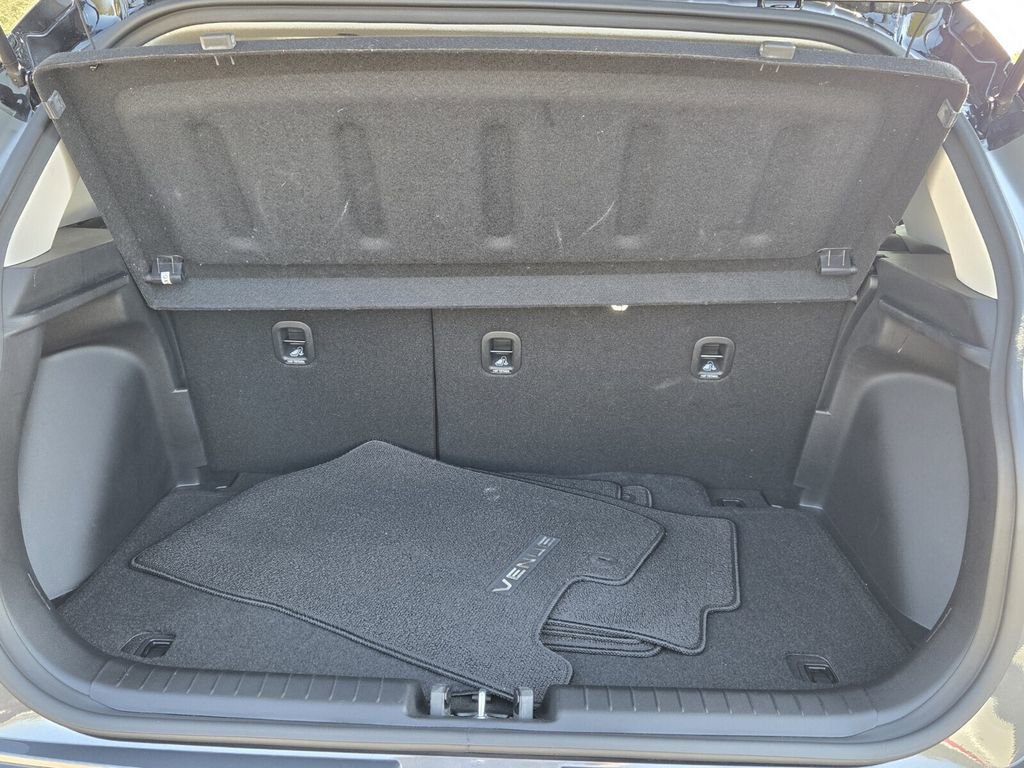 Certified 2025 Hyundai Venue Limited image 13