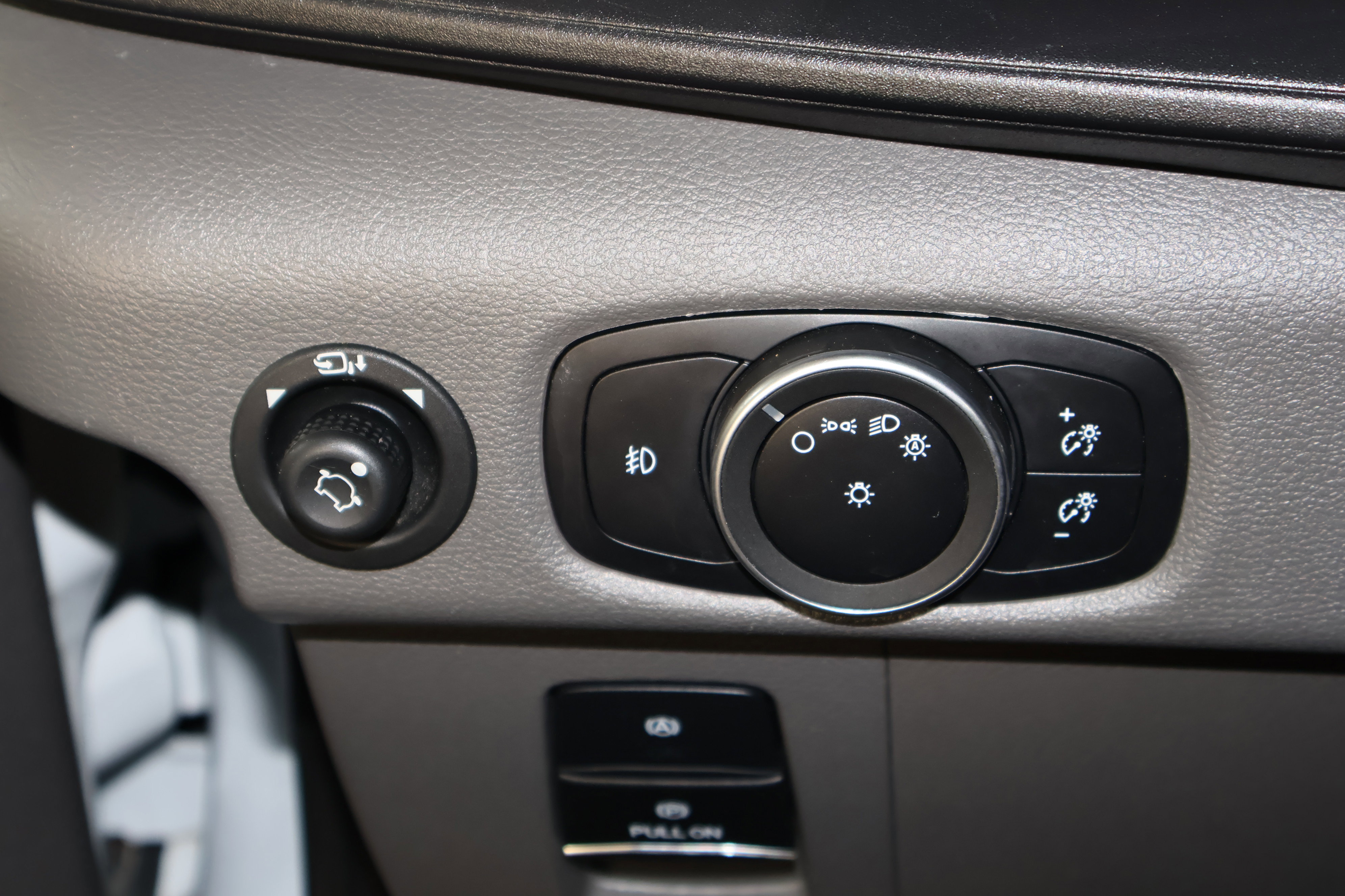 Used 2023 Ford Transit 350 XLT image 34