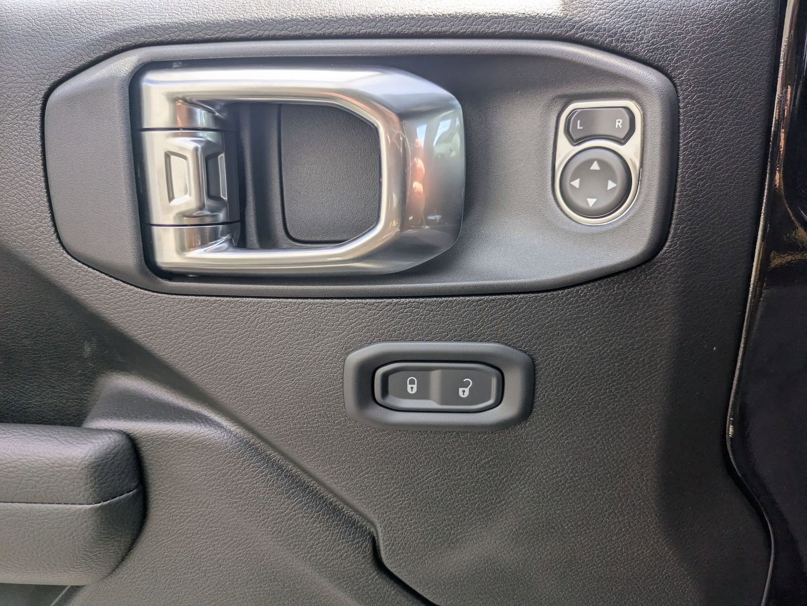 New 2025 Jeep Wrangler Willys image 11