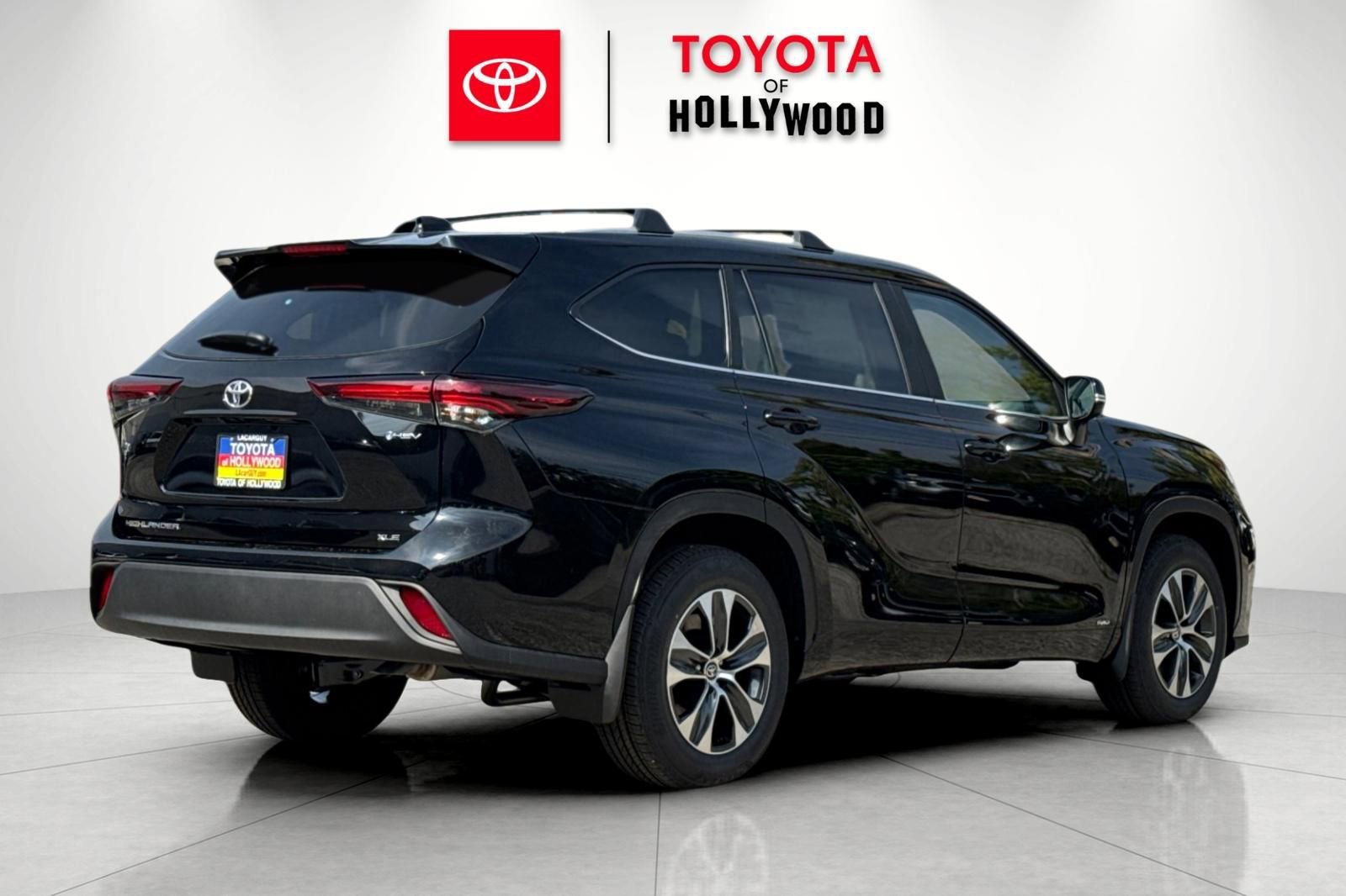 New 2026 Toyota Highlander XLE image 4