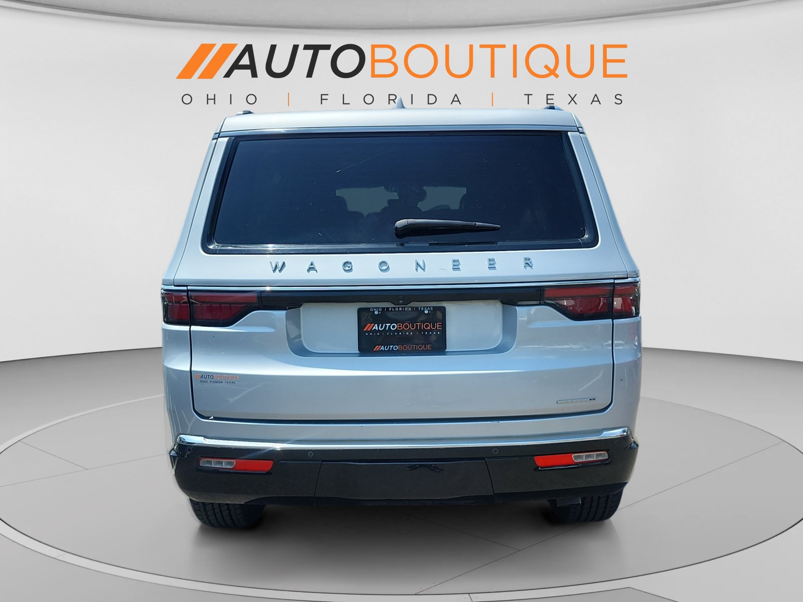 Used 2022 Jeep Wagoneer Series II RWD image 4