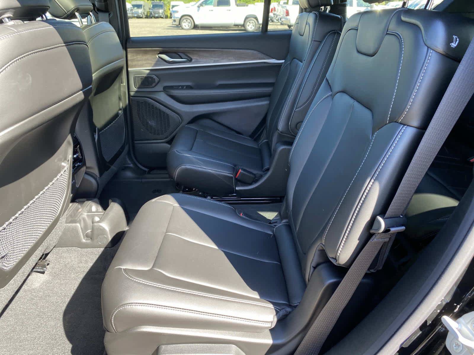 New 2027 Jeep Grand Cherokee L Limited AWD/4WD image 7