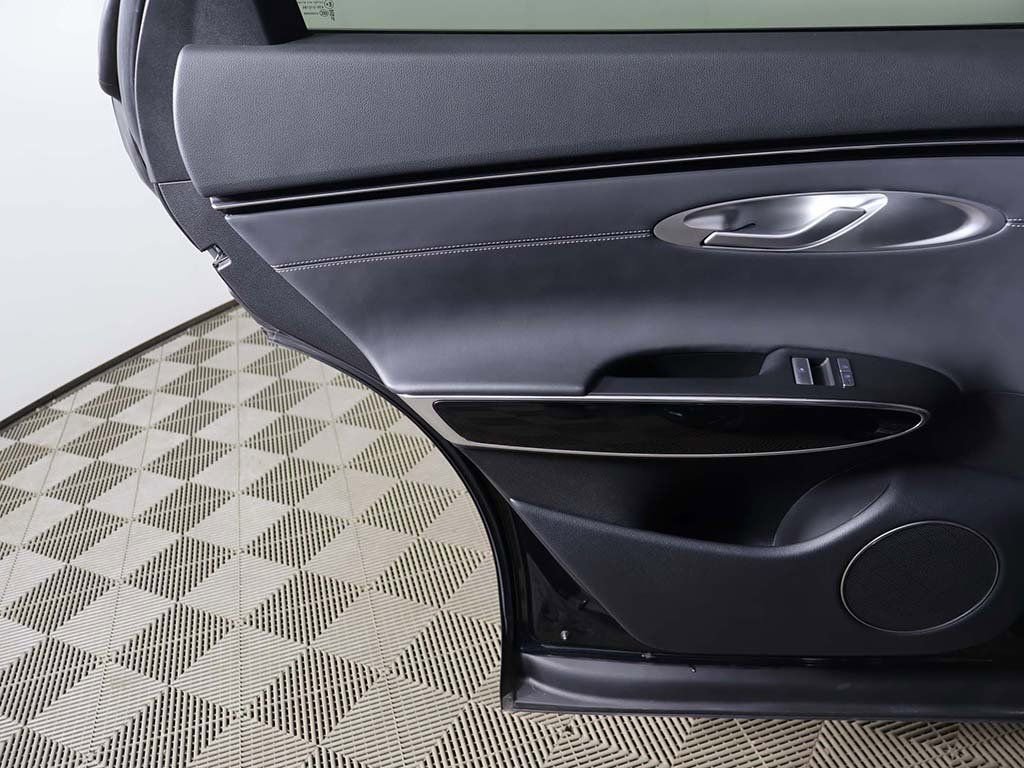 Used 2025 Genesis GV70 2.5T image 23