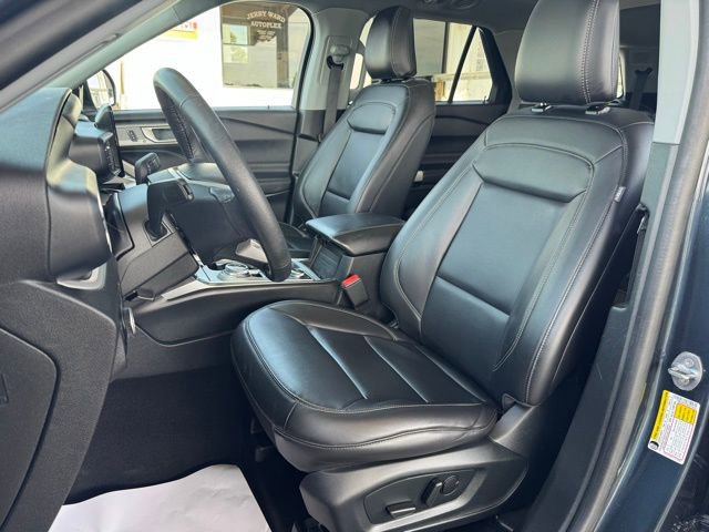Used 2024 Ford Explorer XLT w/ Equipment Group 202A image 21