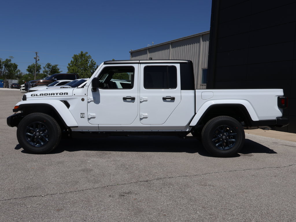 New 2026 Jeep Gladiator Sport AWD/4WD image 2