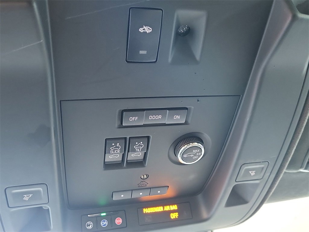 Used 2020 Cadillac Escalade ESV Platinum image 30