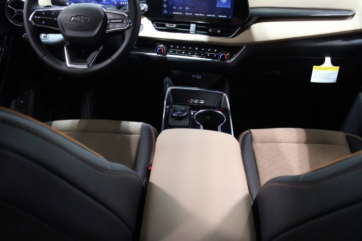 New 2026 Chevrolet Equinox ACTIV AWD/4WD image 30