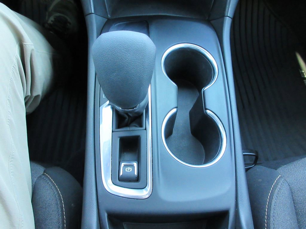 Certified 2020 Chevrolet Equinox LT w/ Driver Convenience Package image 28