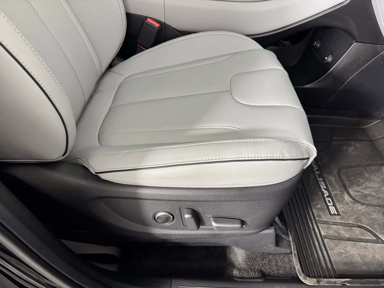 Used 2025 Hyundai Palisade SEL image 35